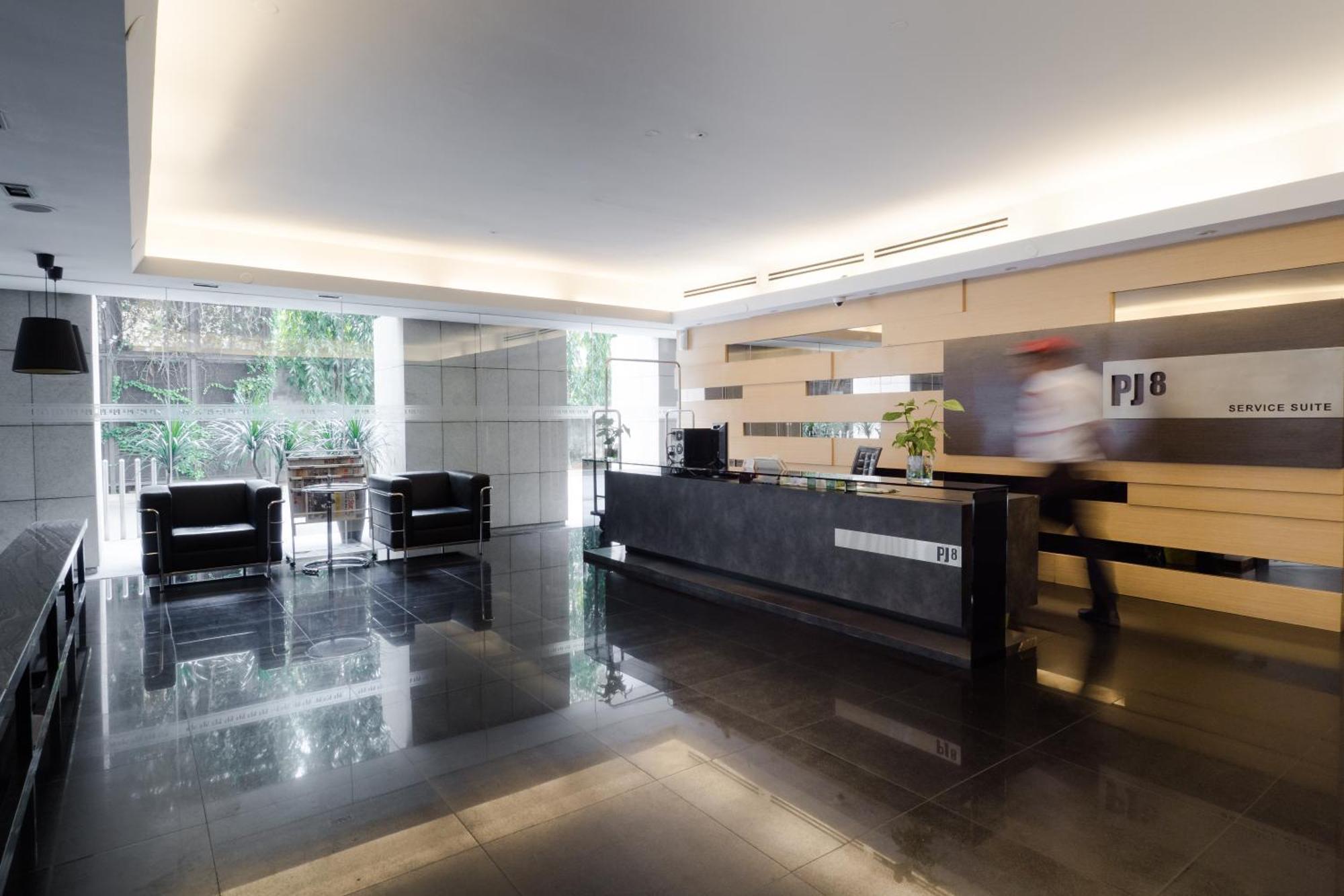 Pj8 Service Suites By Airhost Petaling Jaya Exterior foto